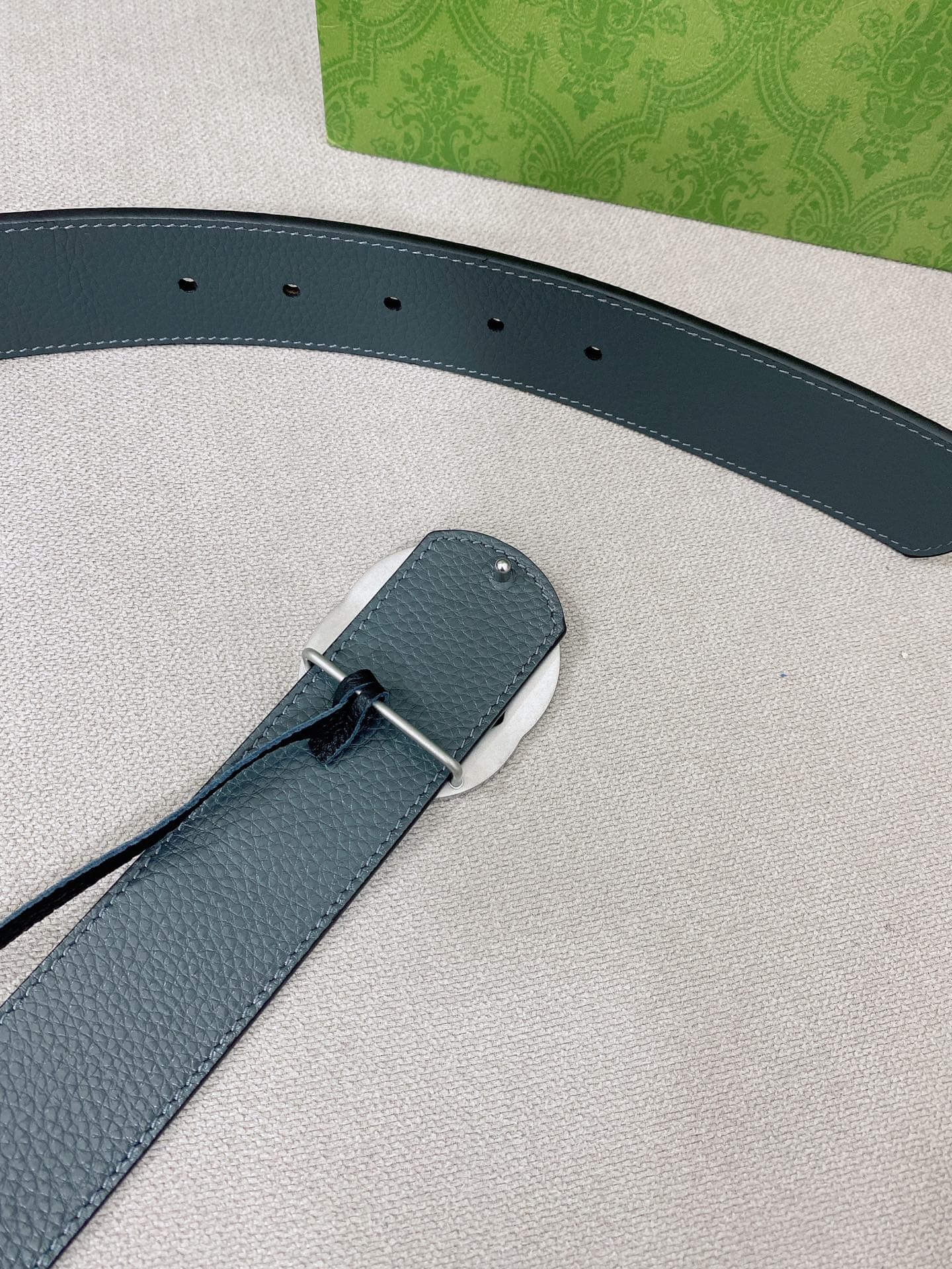 Fashionable Reversible Metal Buckle Belt