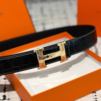 Chic Metal Buckle Leather Belt